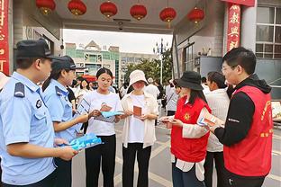 比尔-西蒙斯：KD不能再换队&已换了四次 他必须在太阳取得成功